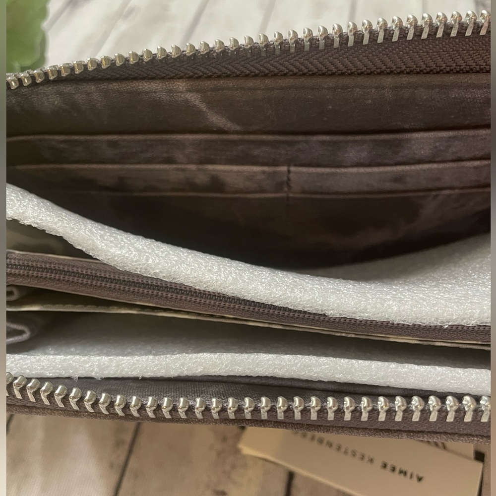 NWT Aimee KESTENBERG JESSE LARGE ZIP AROUND WITH RFID - Picture 10 of 10